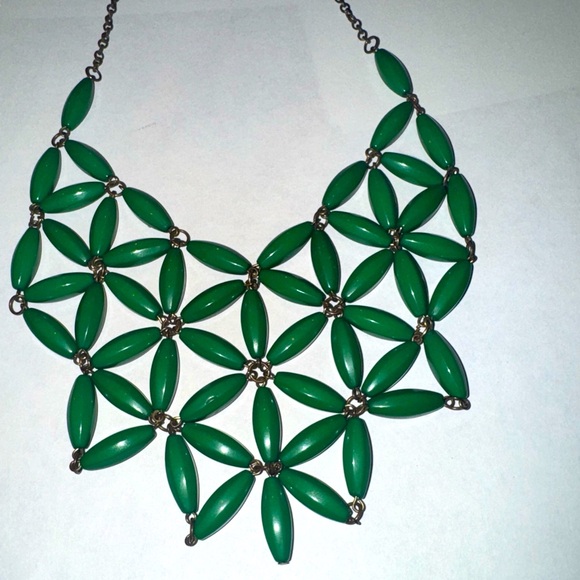 Jewelry - Green Chunky Bib Statement Necklace Gold-tone Chain